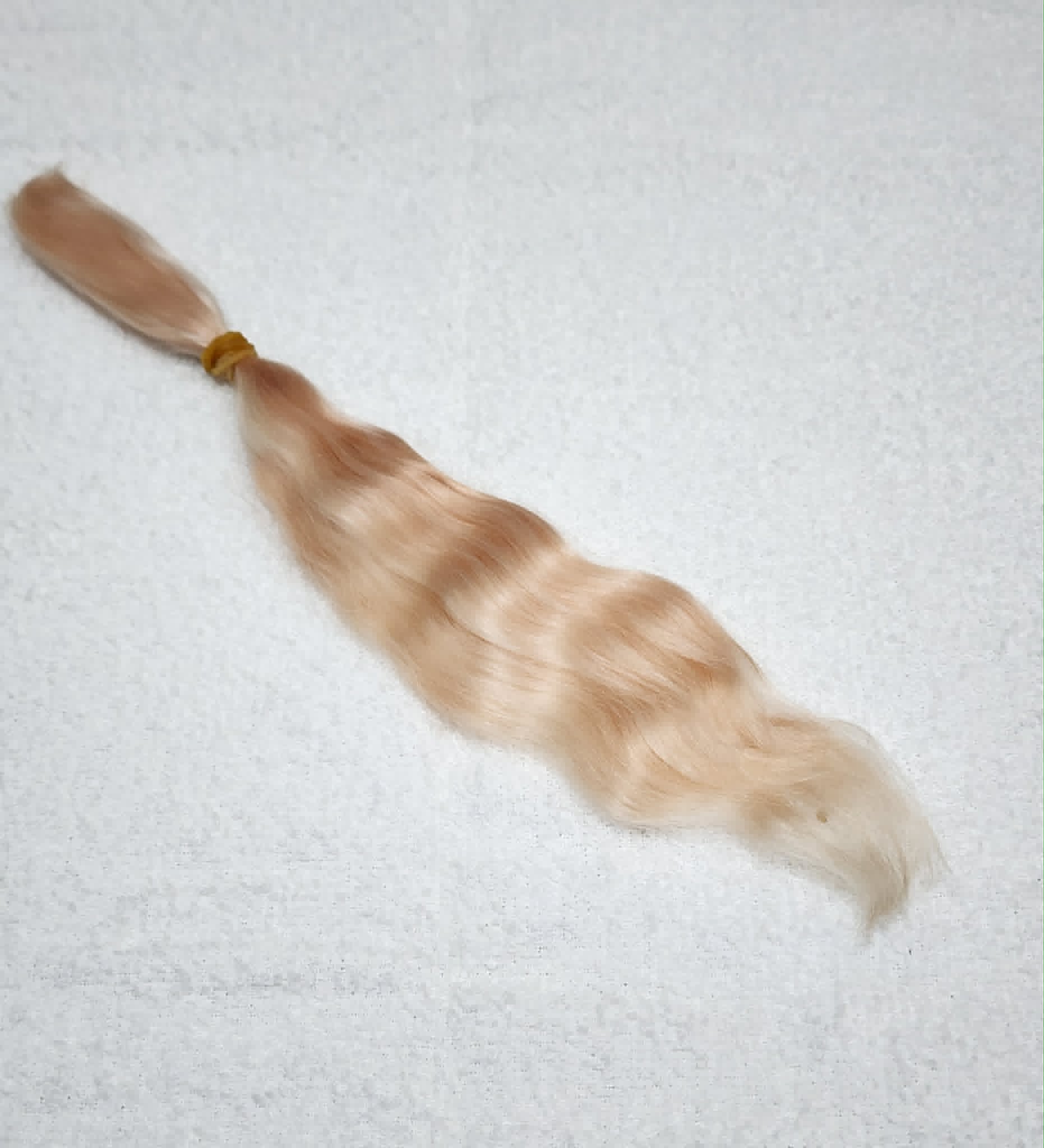 Yearling Mohair - Auburn Blonde